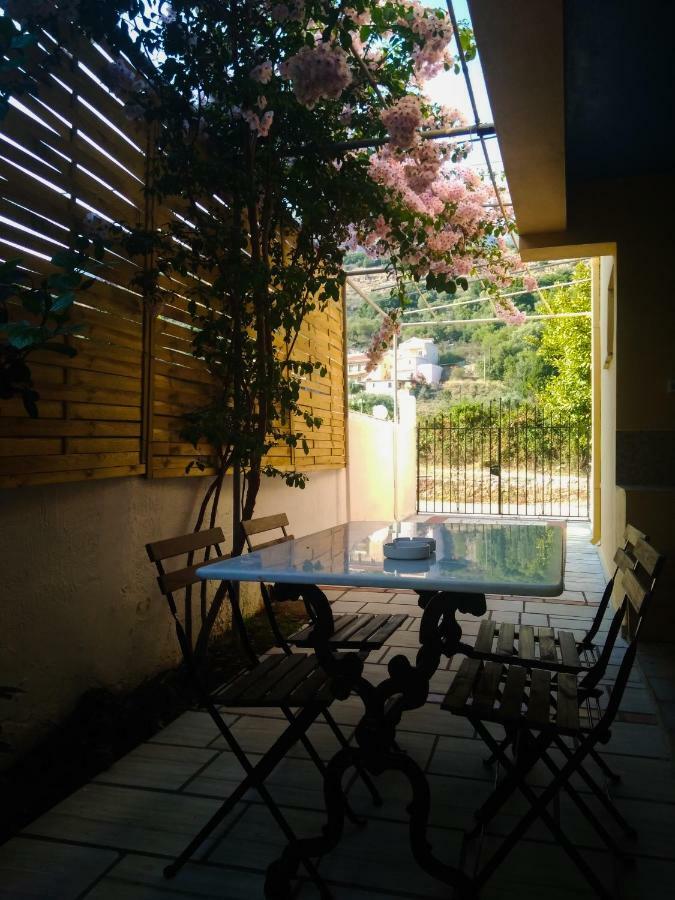 House With Garden Near The Sea Lejlighed Agia Efimia Eksteriør billede